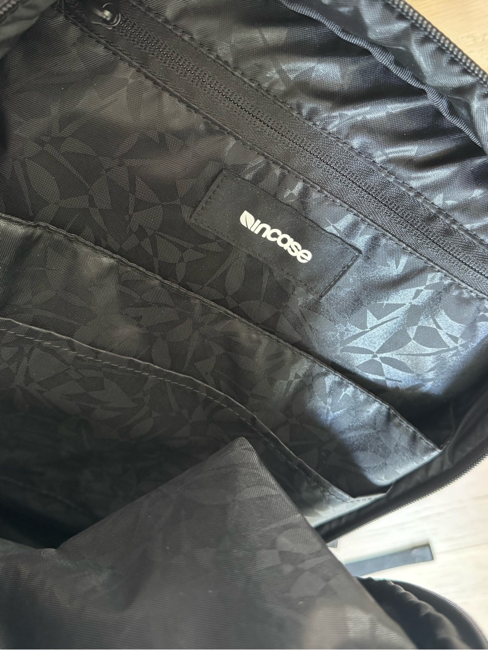 Incase ICON Backpack - Picture 3 of 7
